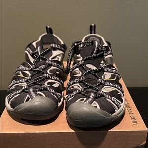 Keen Black and Gray Shoes